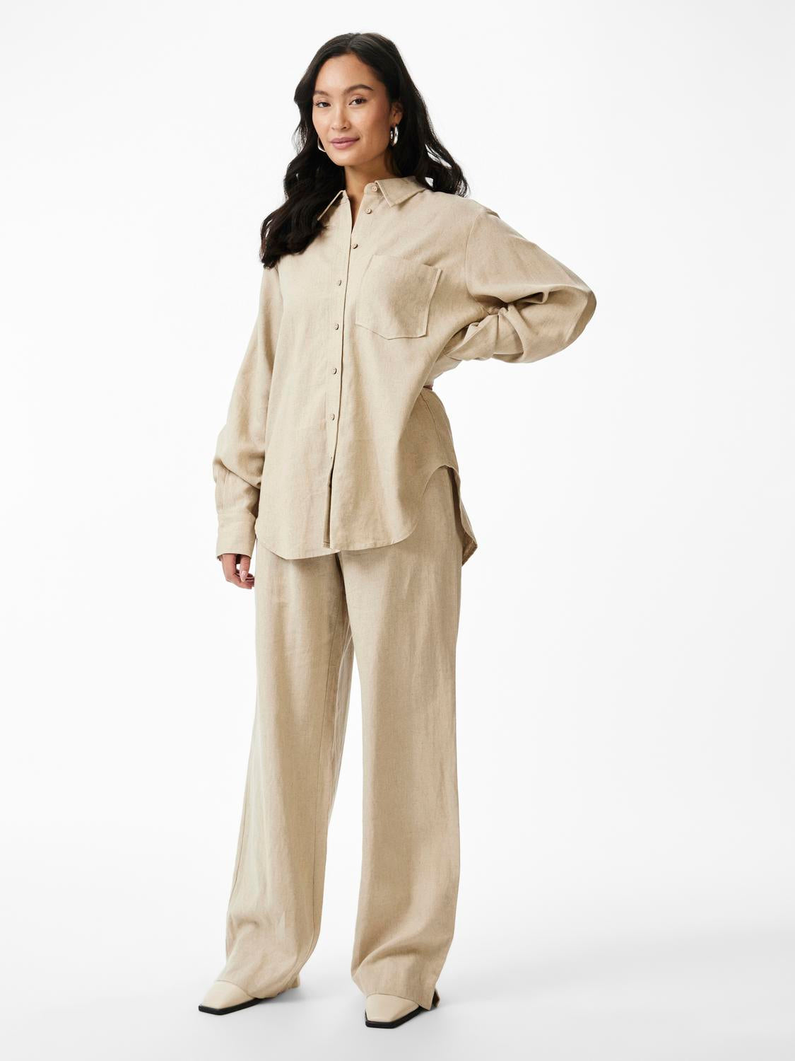 model_shot-front_full